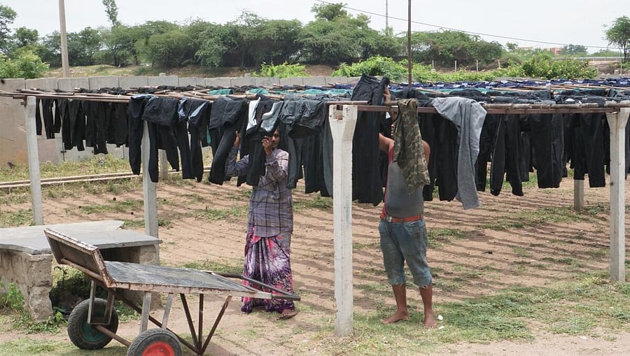 Environmental Pollution Control Board locks down 36 jeans units in Bellary